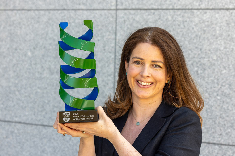 Inventors of Moveable Oral Senor with Clinical Applications Receive 2025 NovaUCD Invention of the Year Award