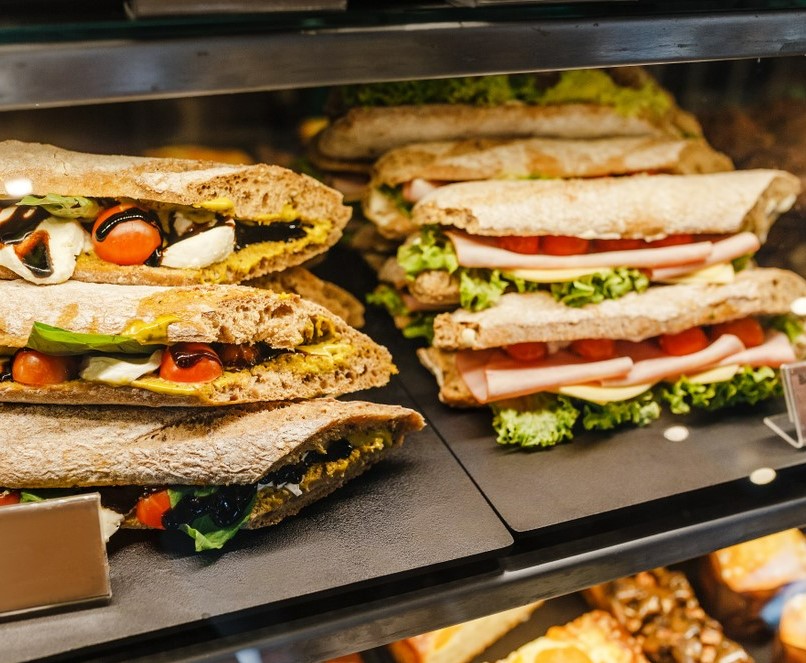 Richview Caf&eacute;\n\nSoup and sandwiches freshly made, coffee, teas and treats. Dine in or take away.