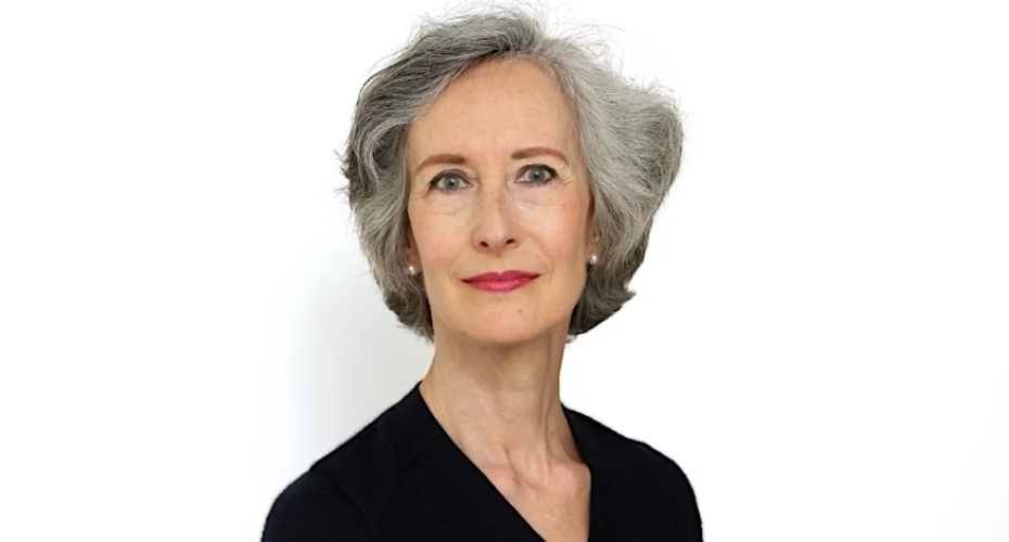 Headshot Laura Marlowe